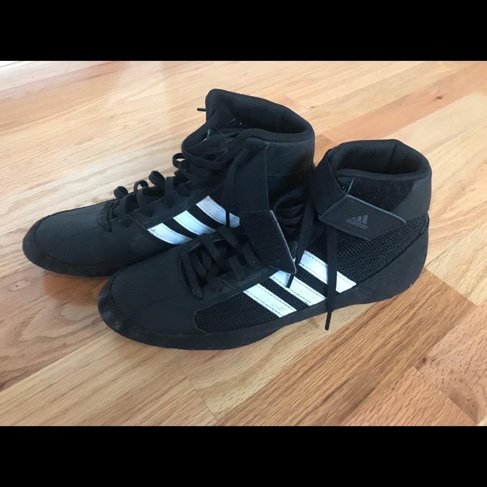 Wrestling shoes